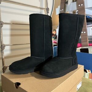 Size 1 Kids girls Ugg boots tall black